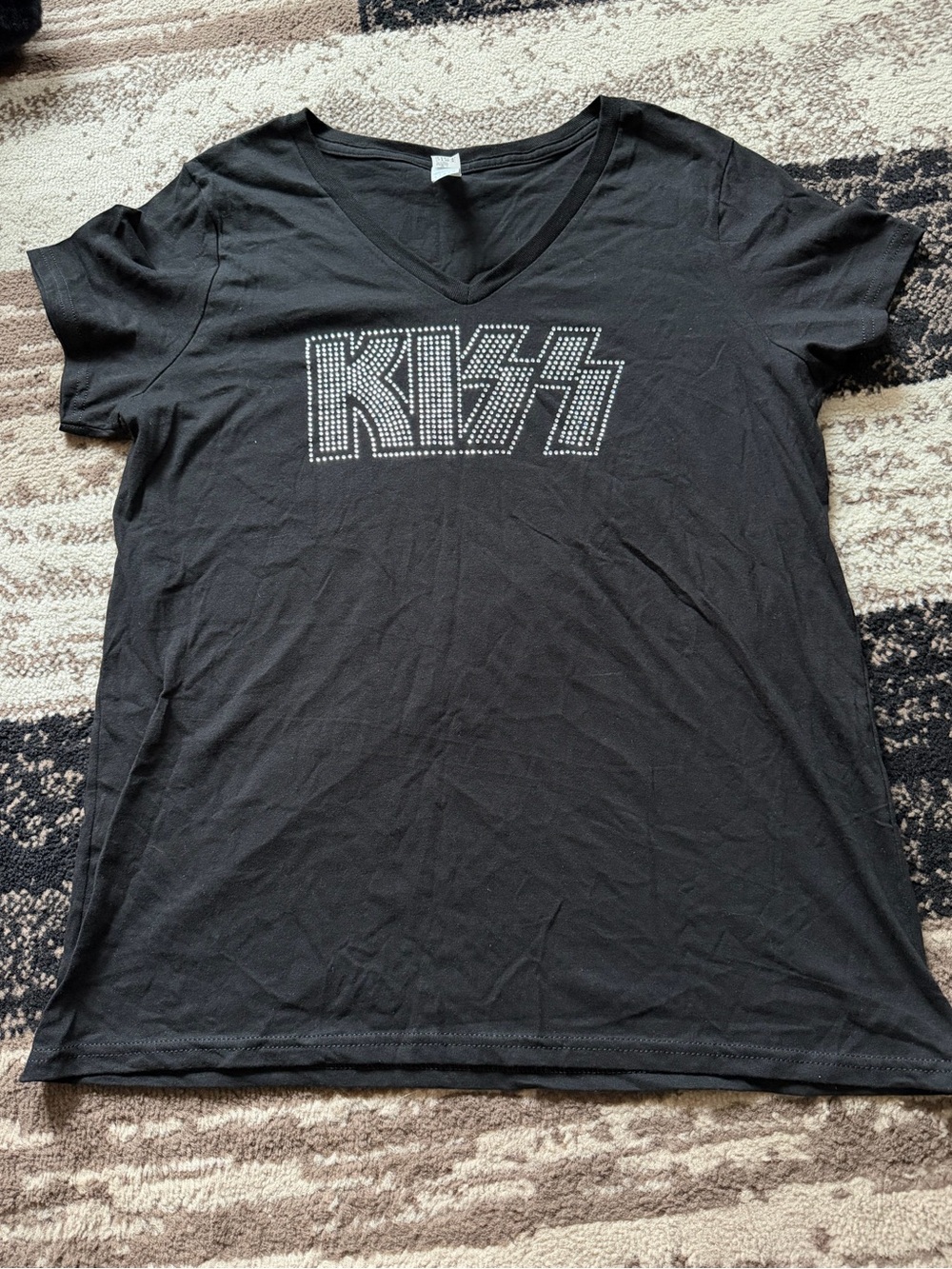Women’s Kiss Band Black Short Sleeve V-Neck Tee with Bedazzled Logo